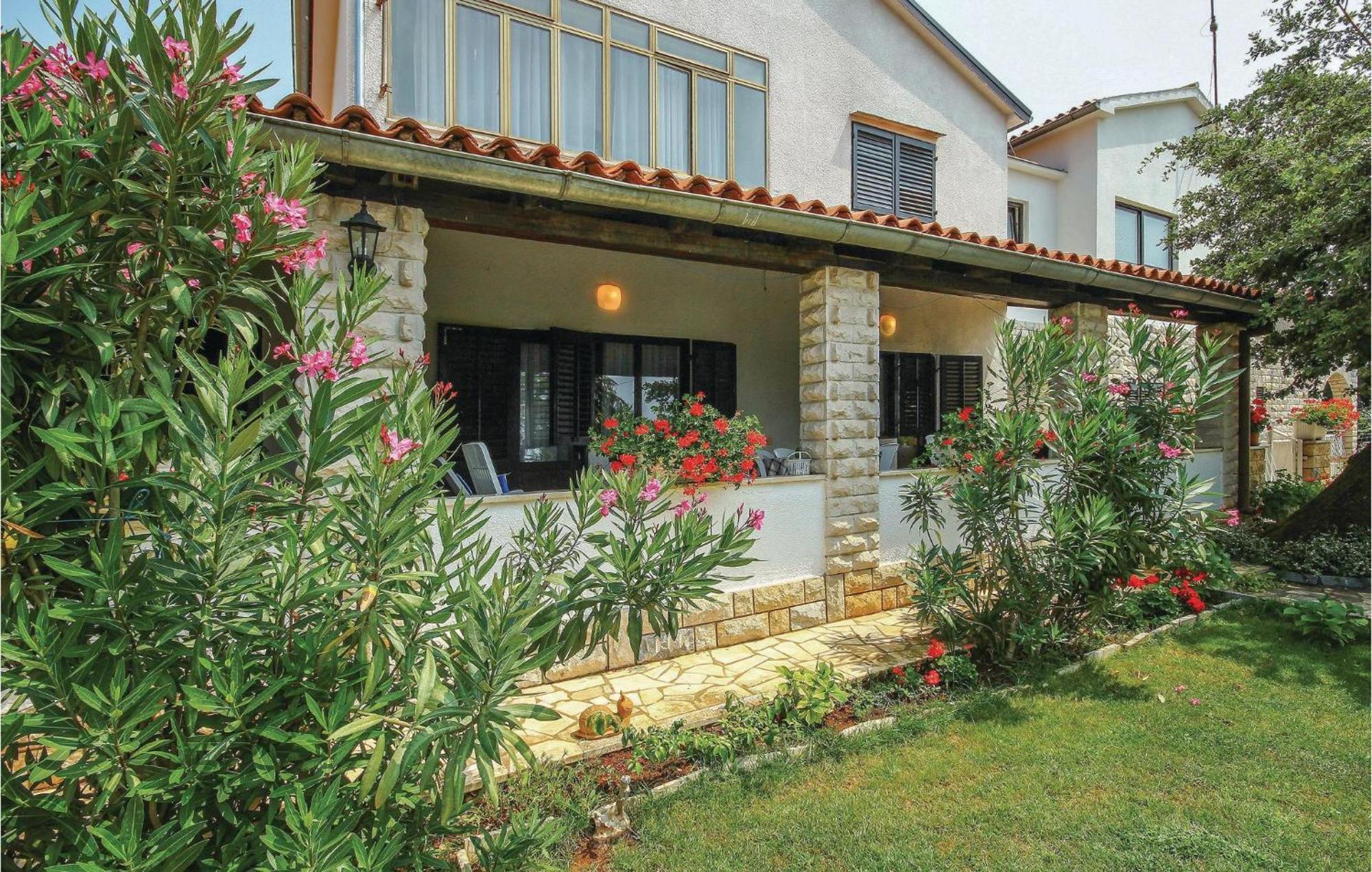 Beautiful Apartment In Porec With Wifi Εξωτερικό φωτογραφία