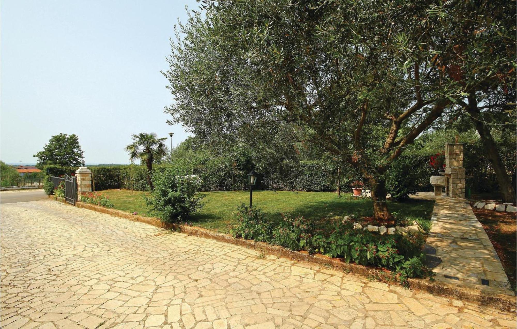 Beautiful Apartment In Porec With Wifi Εξωτερικό φωτογραφία