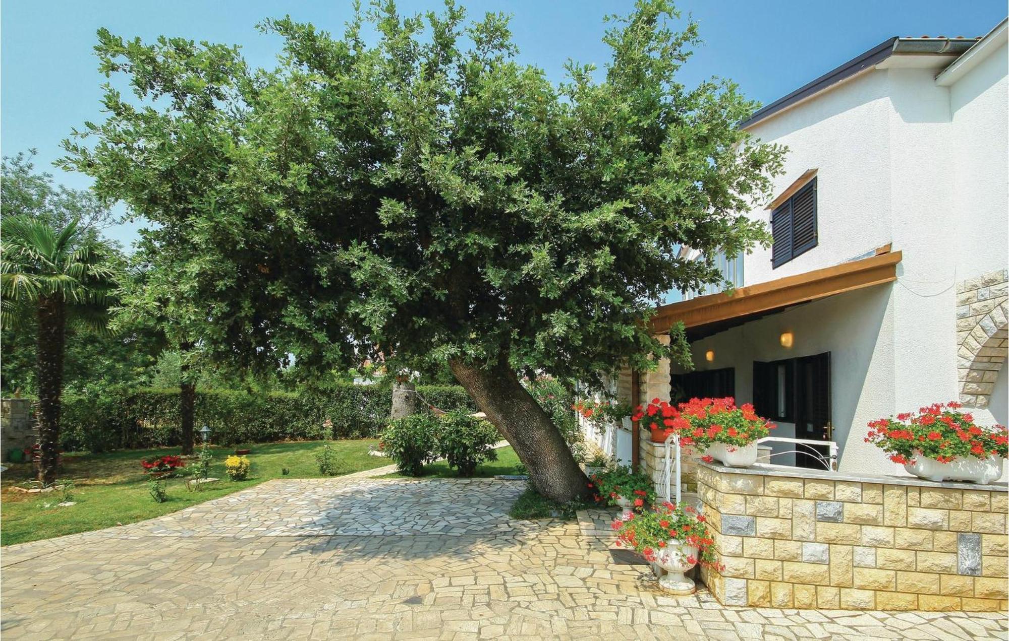 Beautiful Apartment In Porec With Wifi Εξωτερικό φωτογραφία